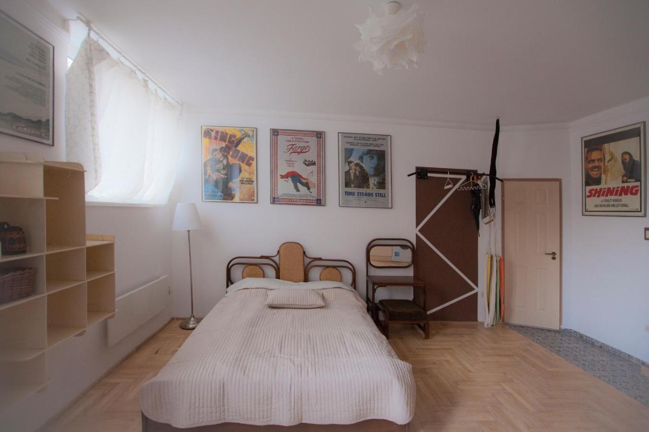 Film Poster Or Coffee Basement With Terrace Apartamento