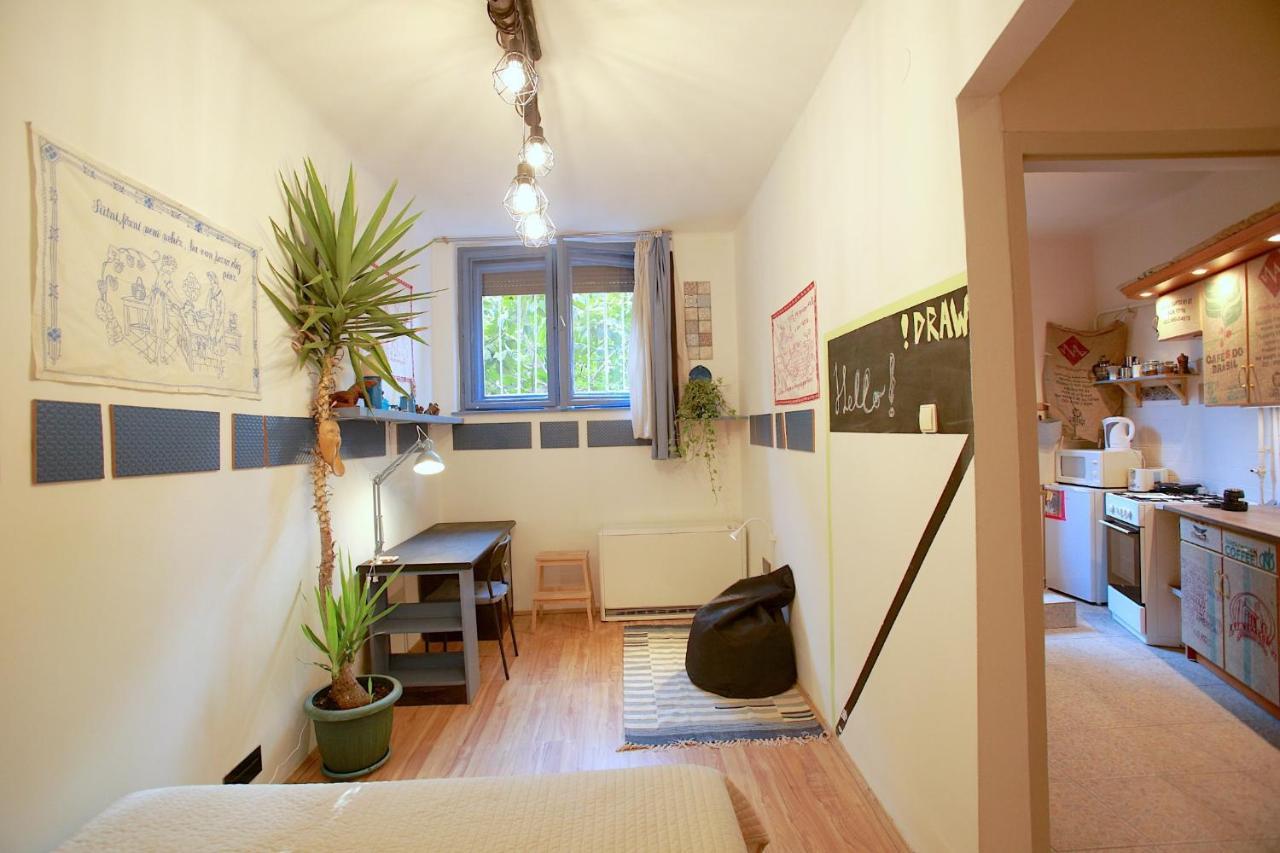 Apartamento Film Poster Or Coffee Basement With Terrace *
