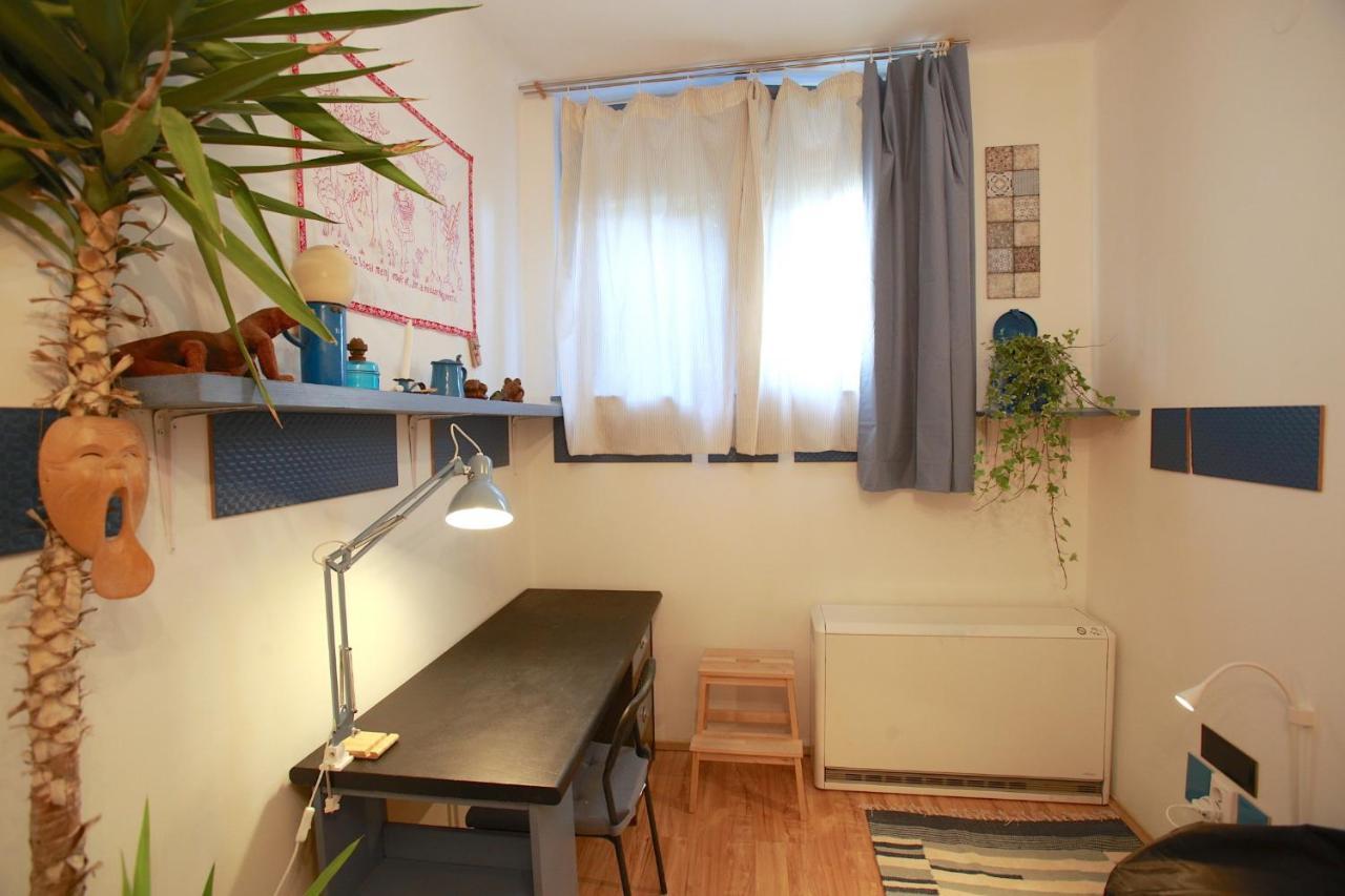 Apartamento Film Poster Or Coffee Basement With Terrace
