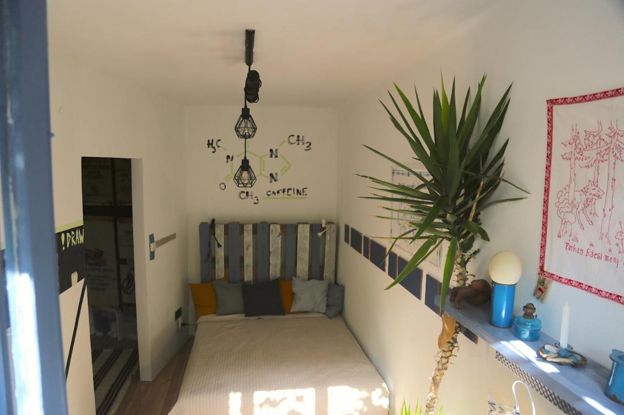Apartamento Film Poster Or Coffee Basement With Terrace *
